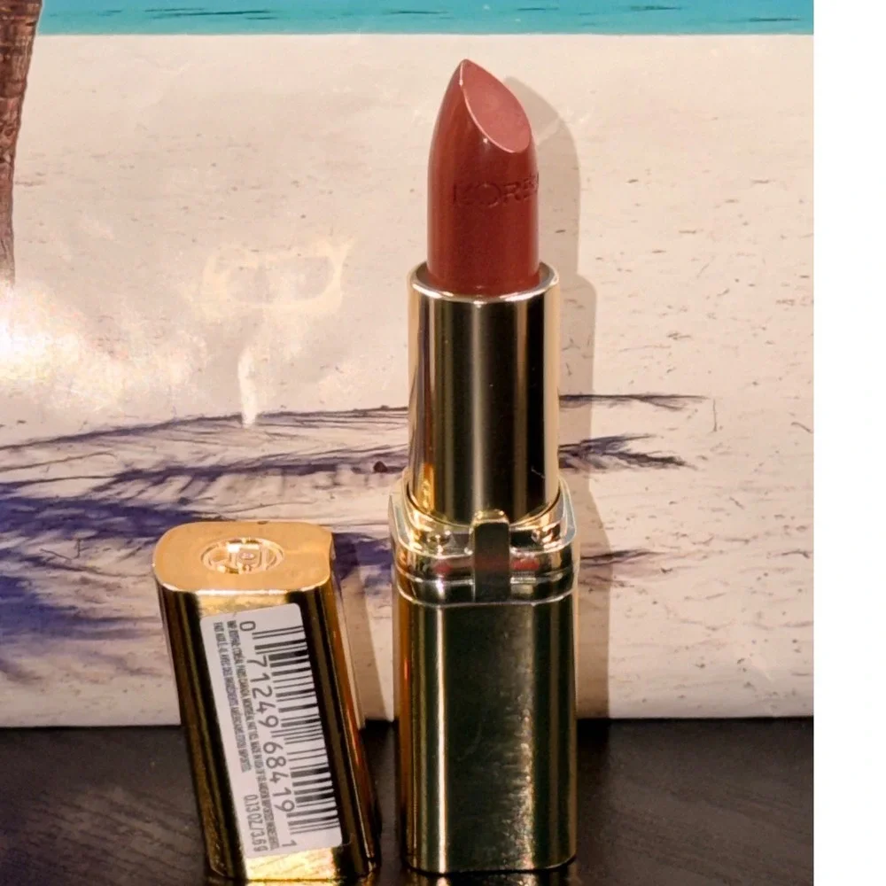 LOreal Paris Colour Riche Satin Lipstick 635 Worth It Medium Pink Mauve